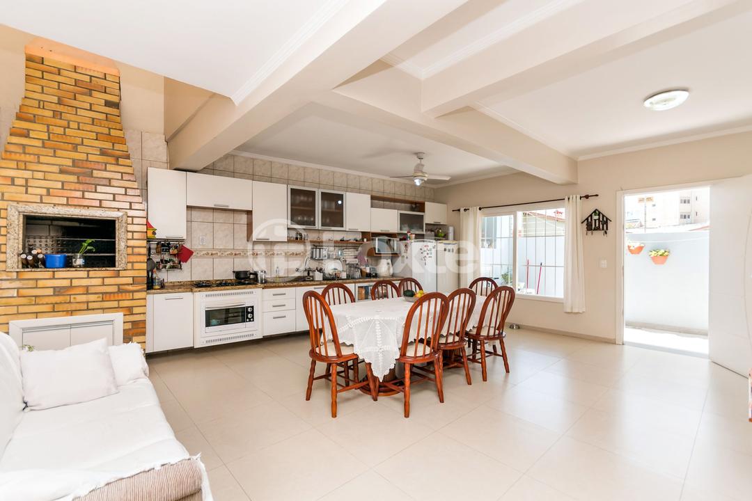 Casa à venda com 5 quartos, 242m² - Foto 31