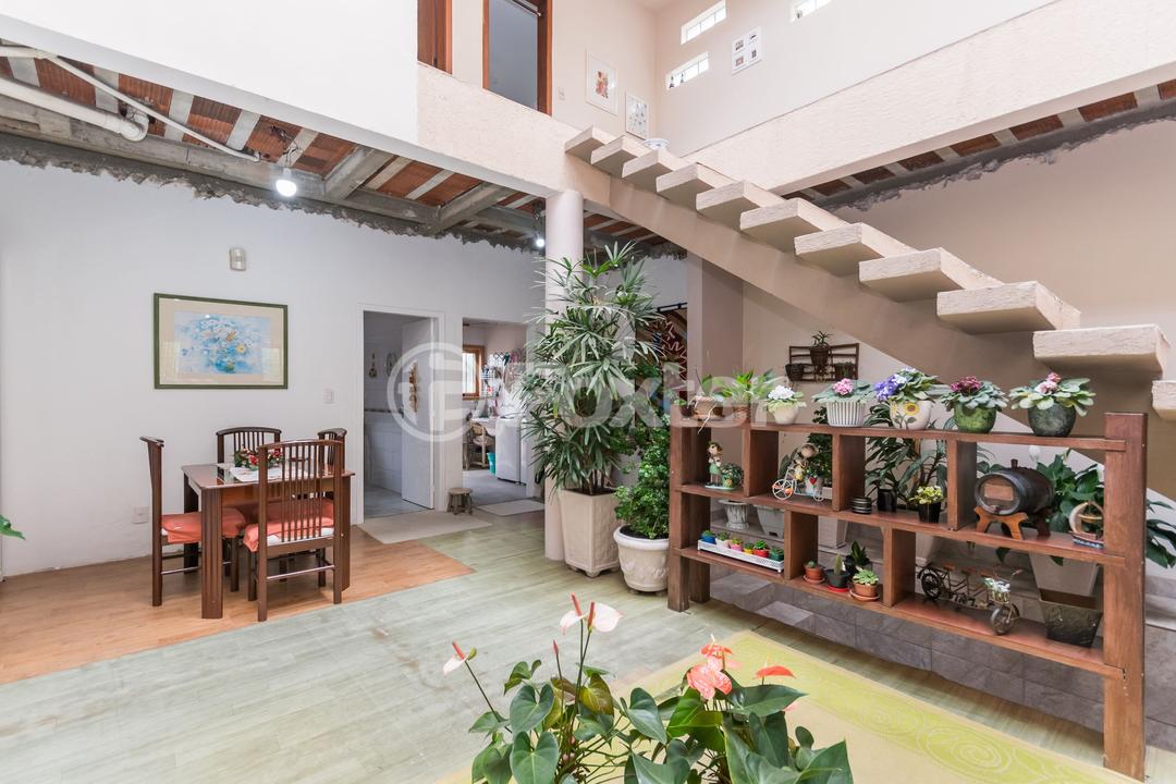 Casa à venda com 3 quartos, 354m² - Foto 2