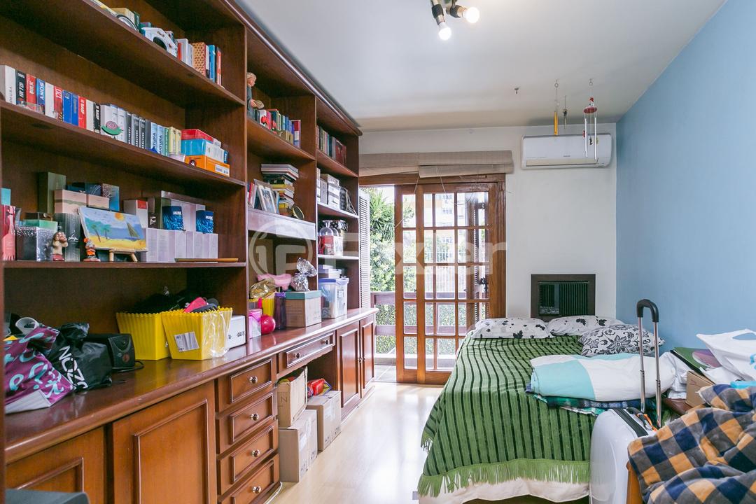 Casa à venda com 3 quartos, 326m² - Foto 15