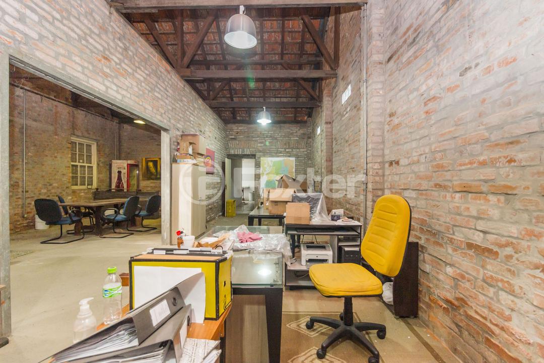 Casa à venda com 2 quartos, 210m² - Foto 2