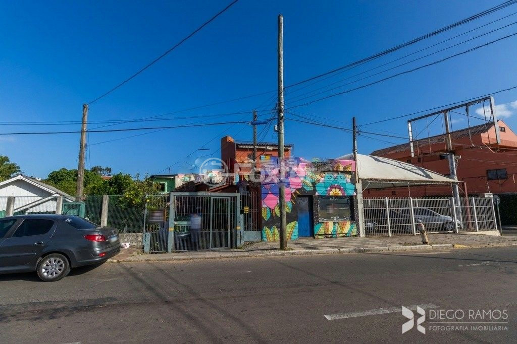Casa à venda com 6 quartos, 400m² - Foto 2