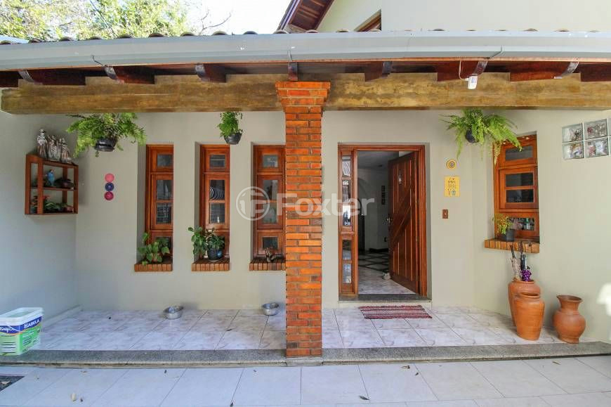 Casa à venda com 3 quartos, 291m² - Foto 2