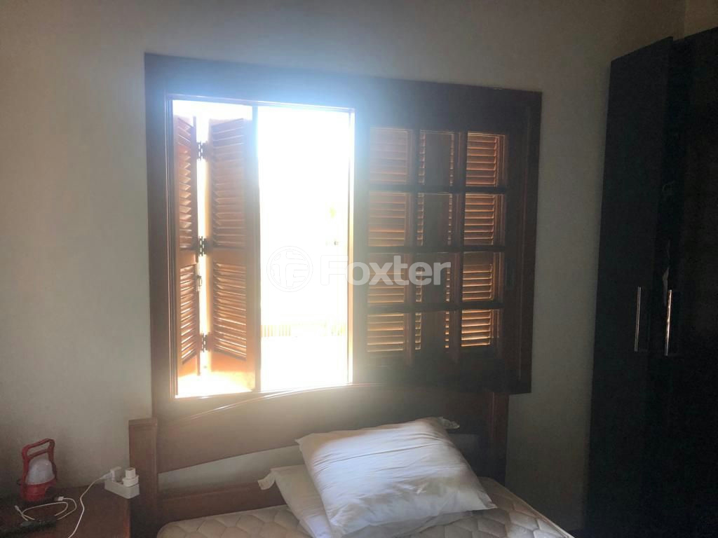 Casa à venda com 5 quartos, 203m² - Foto 4
