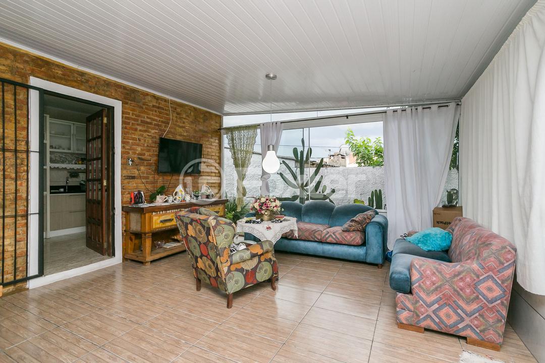 Casa à venda com 3 quartos, 220m² - Foto 1