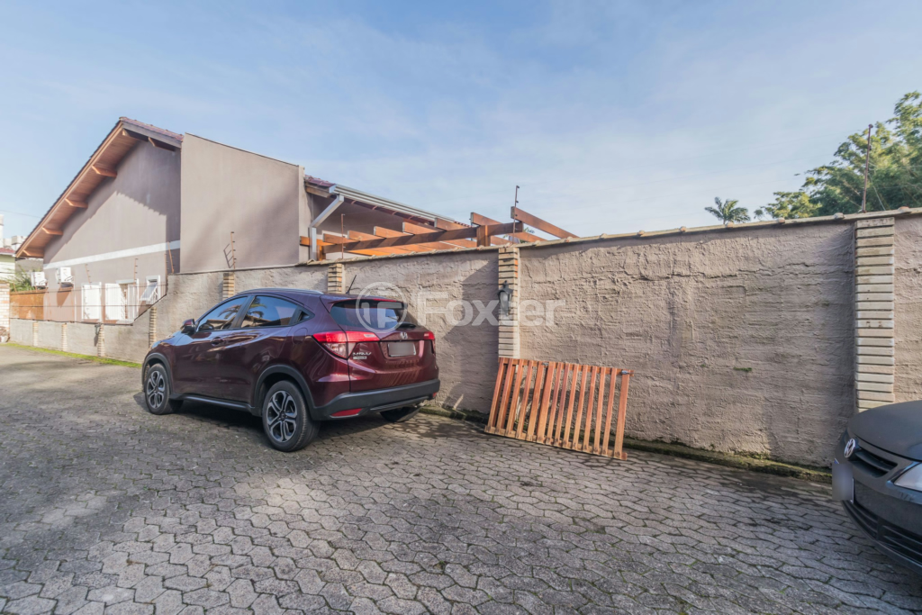 Casa de Condomínio à venda com 3 quartos, 229m² - Foto 37