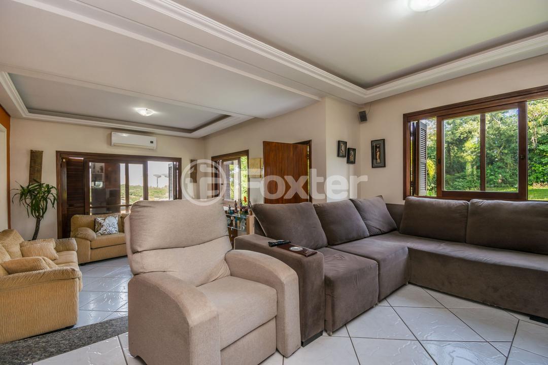 Casa de Condomínio à venda com 4 quartos, 304m² - Foto 2