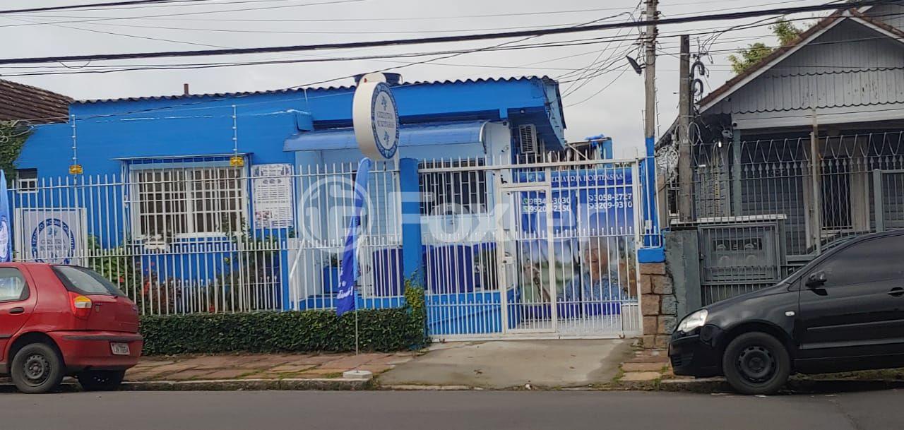 Casa à venda com 4 quartos, 220m² - Foto 1
