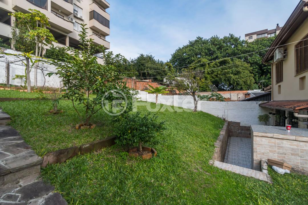 Casa à venda com 3 quartos, 290m² - Foto 2