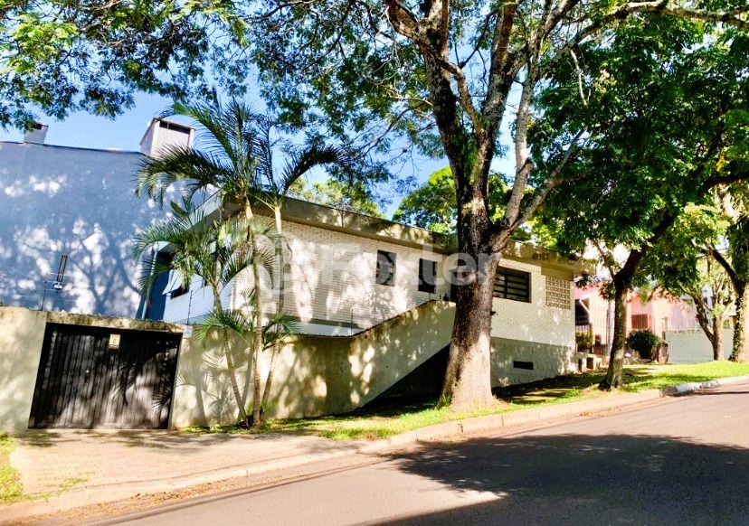Casa à venda com 3 quartos, 200m² - Foto 1