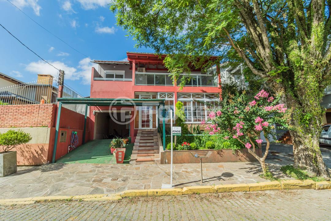 Casa de Condomínio à venda com 4 quartos, 300m² - Foto 1