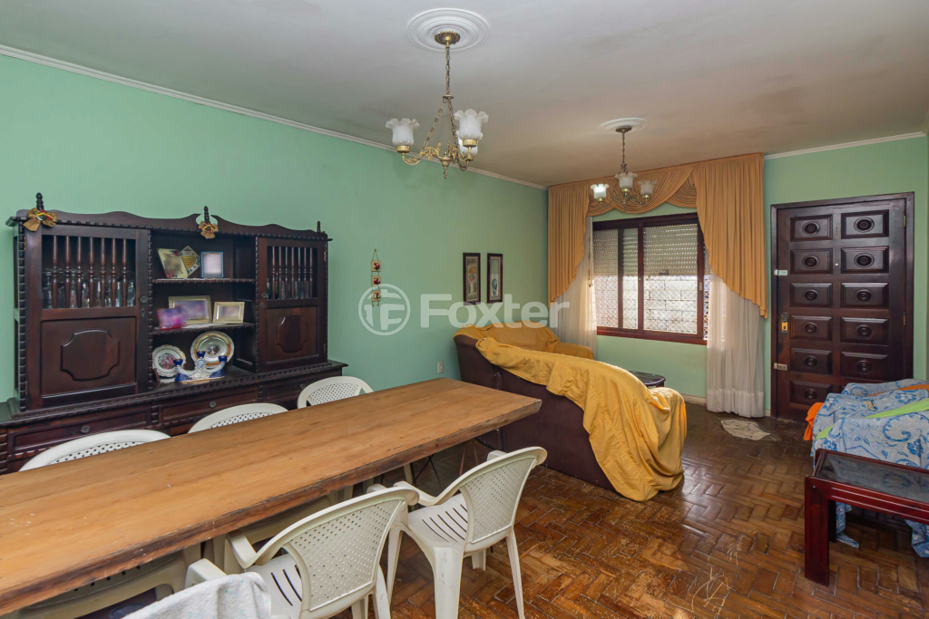 Casa à venda com 3 quartos, 233m² - Foto 2