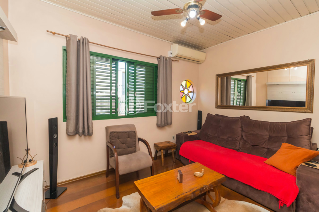 Casa à venda com 3 quartos, 143m² - Foto 1