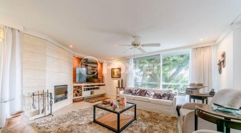 Casa de Condomínio à venda com 3 quartos, 367m² - Foto 1
