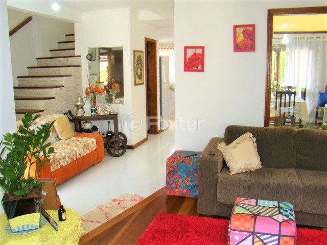 Casa à venda com 3 quartos, 180m² - Foto 2