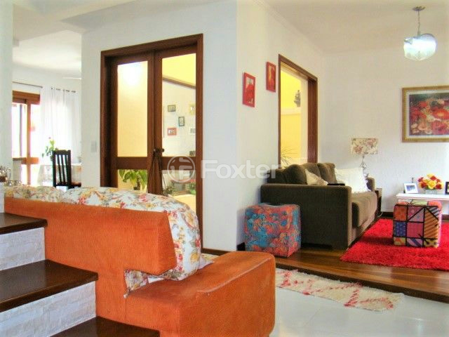 Casa à venda com 3 quartos, 180m² - Foto 4