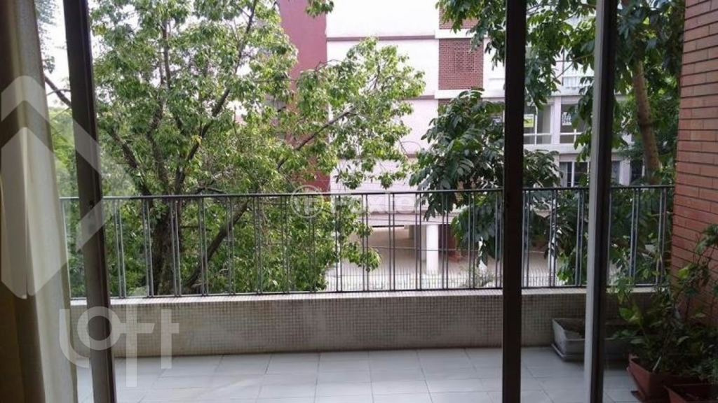 Apartamento à venda com 3 quartos, 234m² - Foto 1
