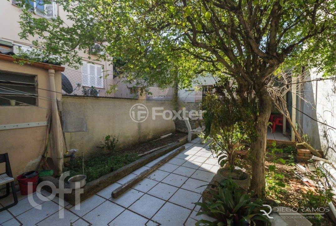 Casa à venda com 4 quartos, 223m² - Foto 2