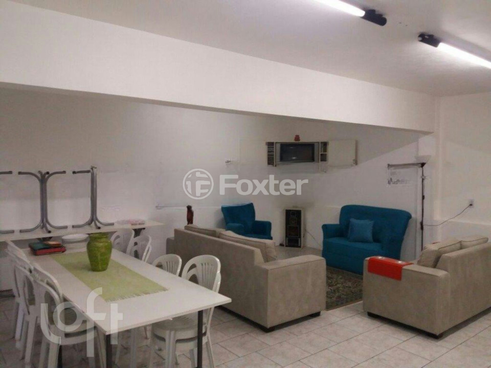 Casa à venda com 2 quartos, 240m² - Foto 3
