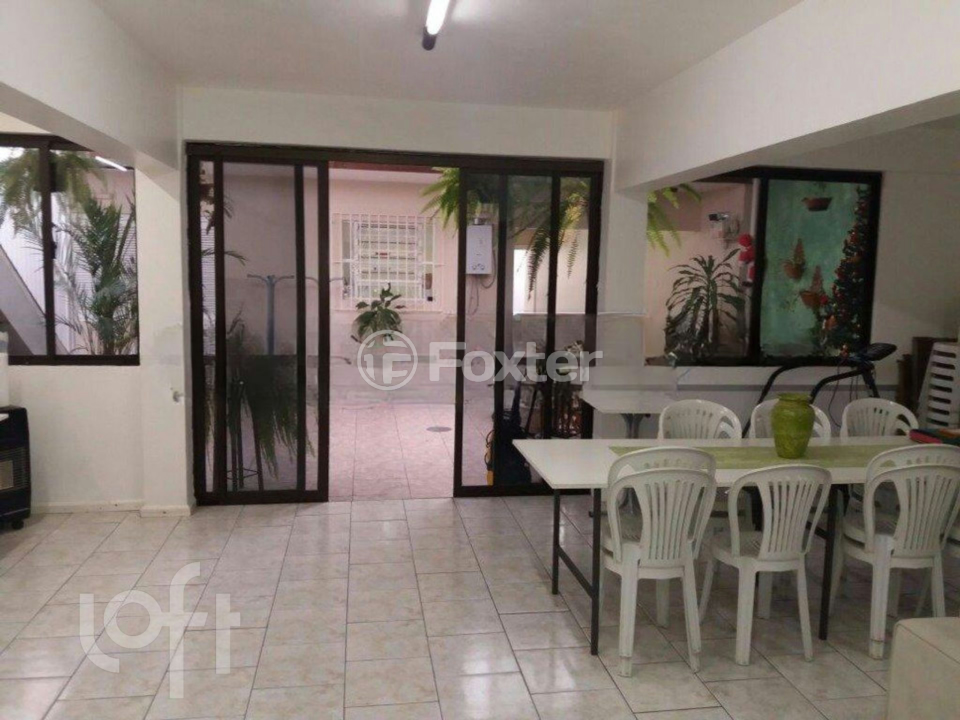 Casa à venda com 2 quartos, 240m² - Foto 1
