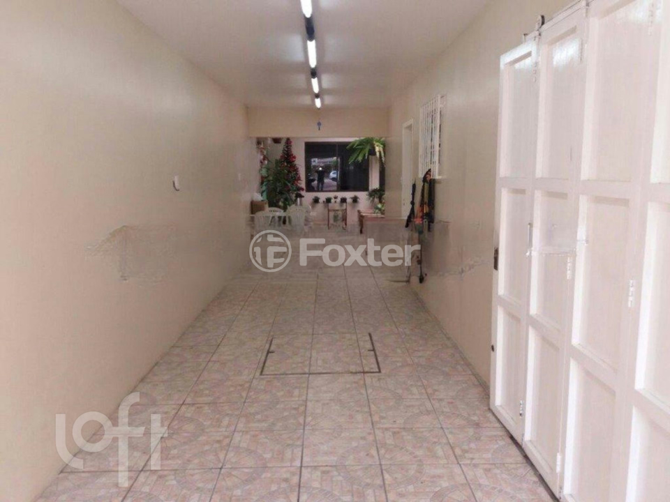 Casa à venda com 2 quartos, 240m² - Foto 4