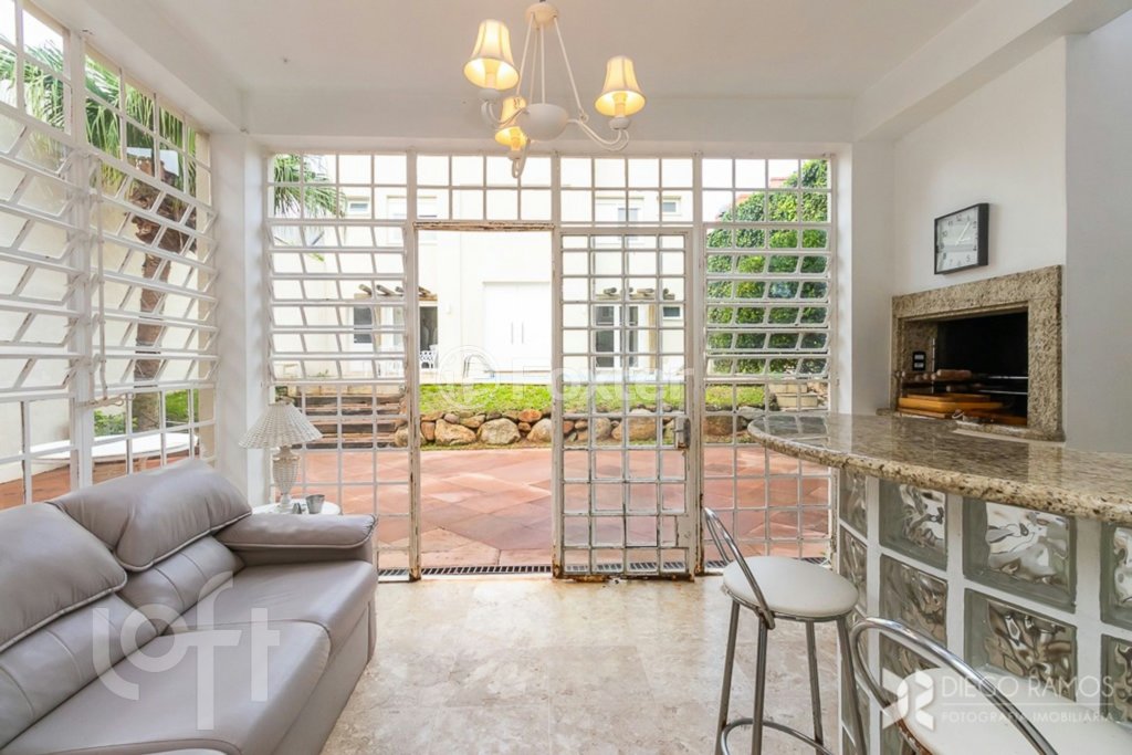Casa à venda com 5 quartos, 380m² - Foto 1
