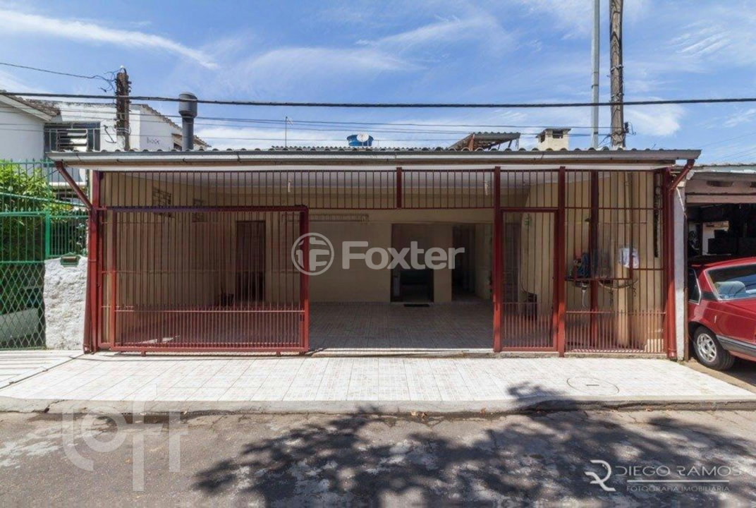Casa à venda com 3 quartos, 151m² - Foto 1