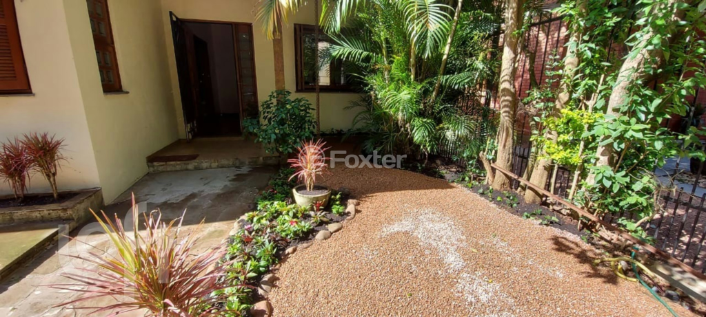 Casa à venda com 3 quartos, 164m² - Foto 1