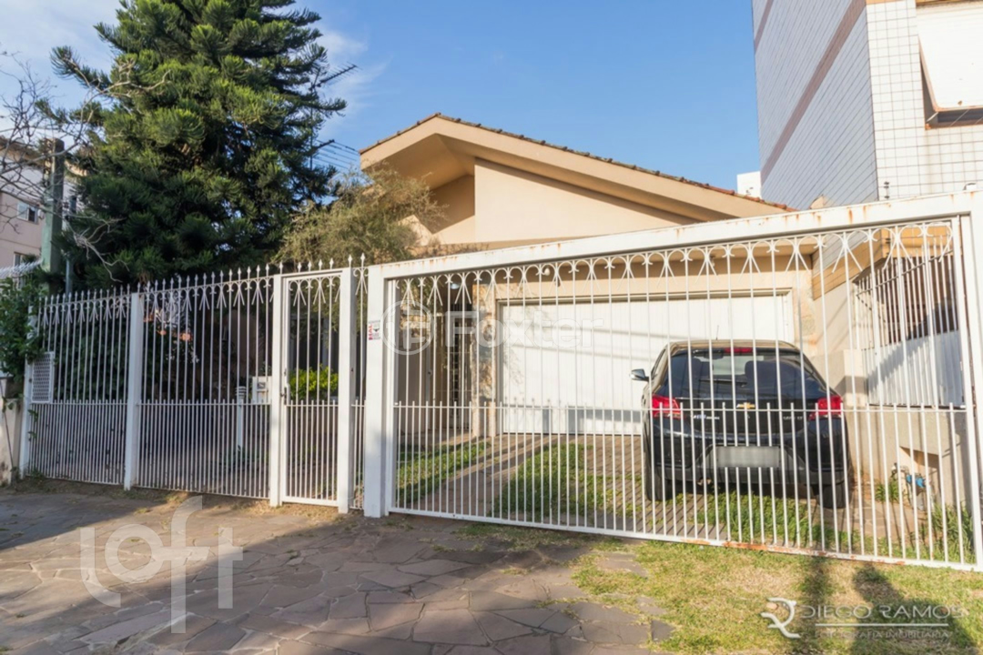 Casa à venda com 4 quartos, 260m² - Foto 1