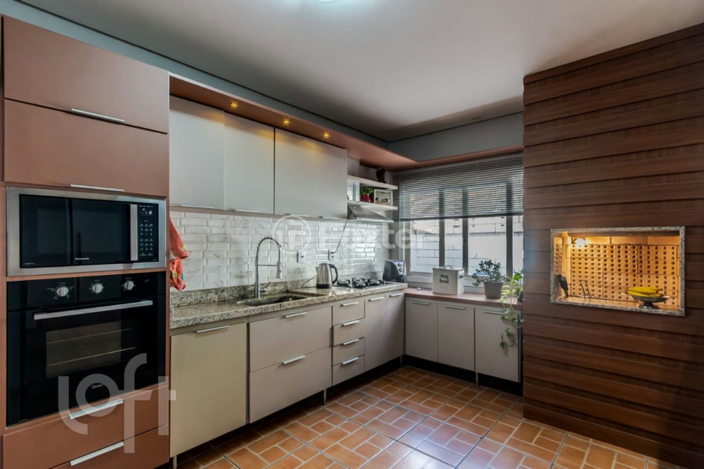 Casa à venda com 2 quartos, 216m² - Foto 1