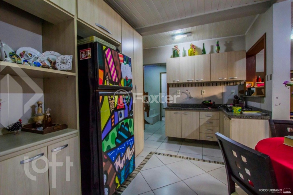 Casa à venda com 5 quartos, 143m² - Foto 4