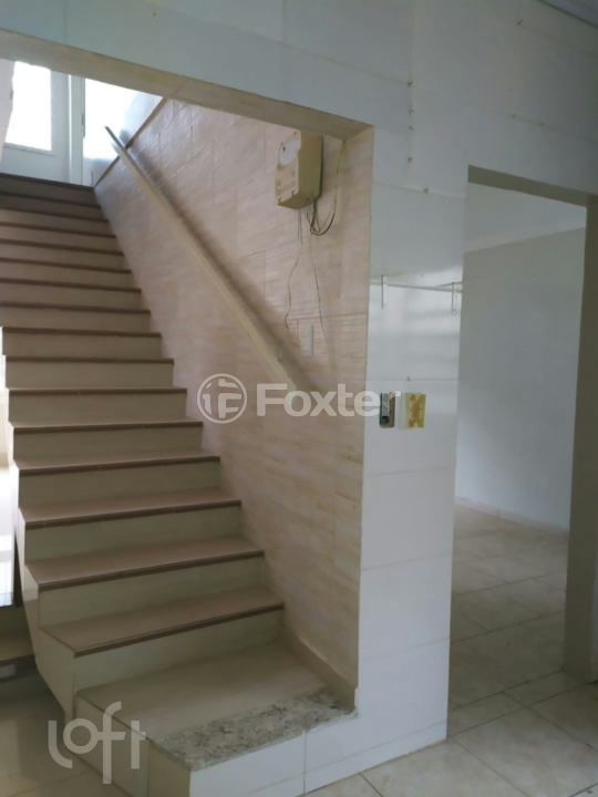 Casa à venda com 2 quartos, 300m² - Foto 2