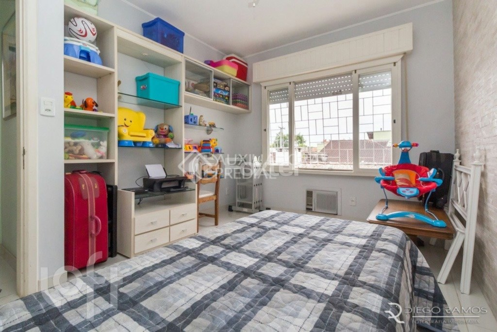 Casa à venda com 4 quartos, 244m² - Foto 18