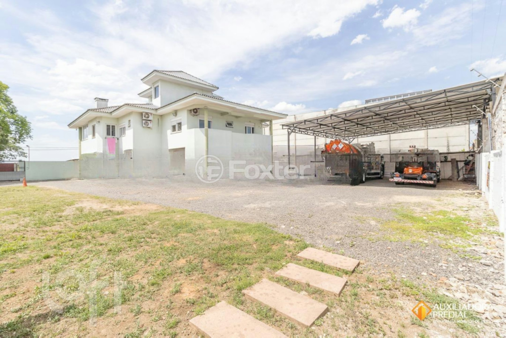 Casa à venda com 3 quartos, 492m² - Foto 2