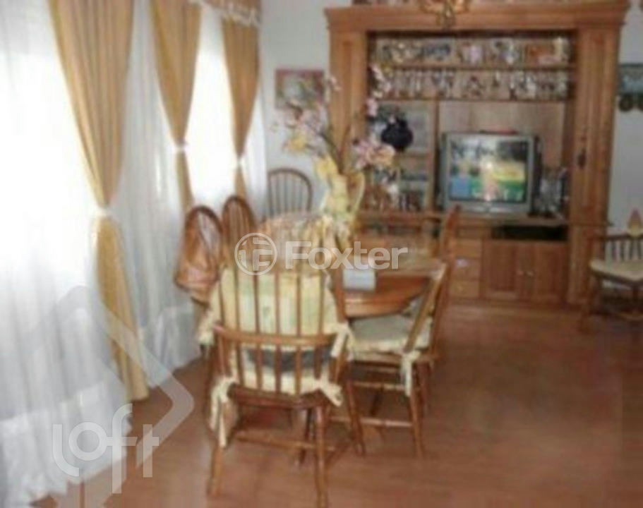 Casa à venda com 3 quartos, 160m² - Foto 1