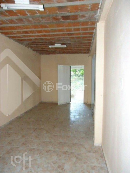 Casa à venda com 3 quartos, 250m² - Foto 2