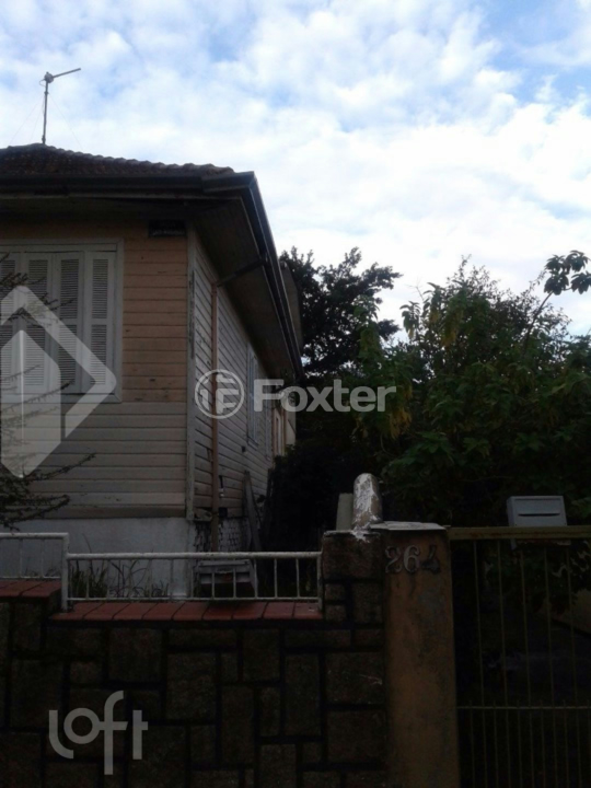 Casa à venda com 3 quartos, 250m² - Foto 1