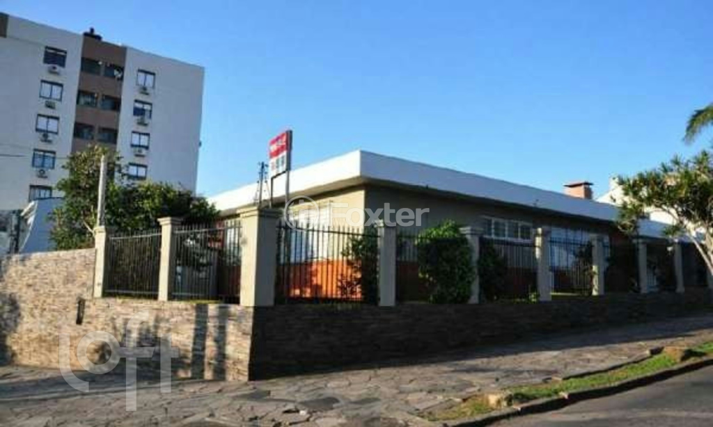 Casa à venda com 3 quartos, 268m² - Foto 1