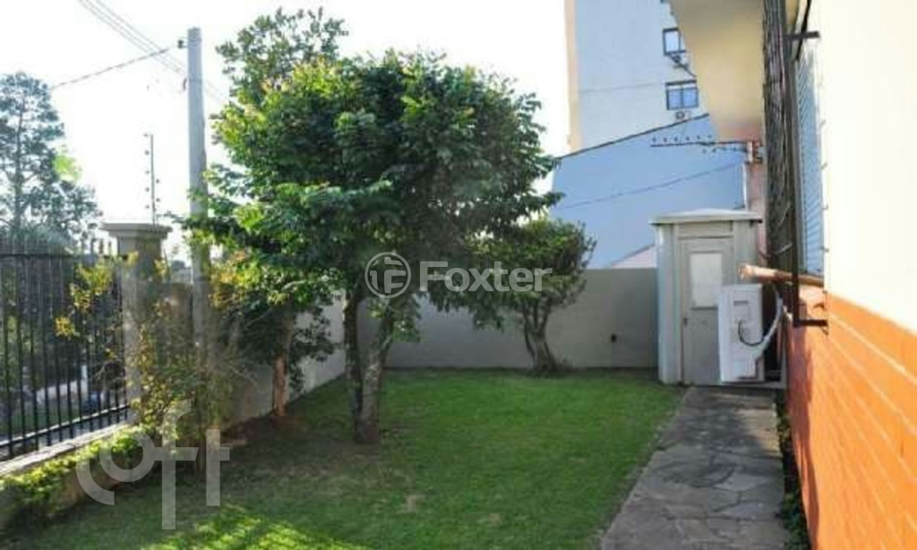 Casa à venda com 3 quartos, 268m² - Foto 2