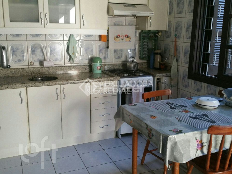 Casa à venda com 3 quartos, 230m² - Foto 3