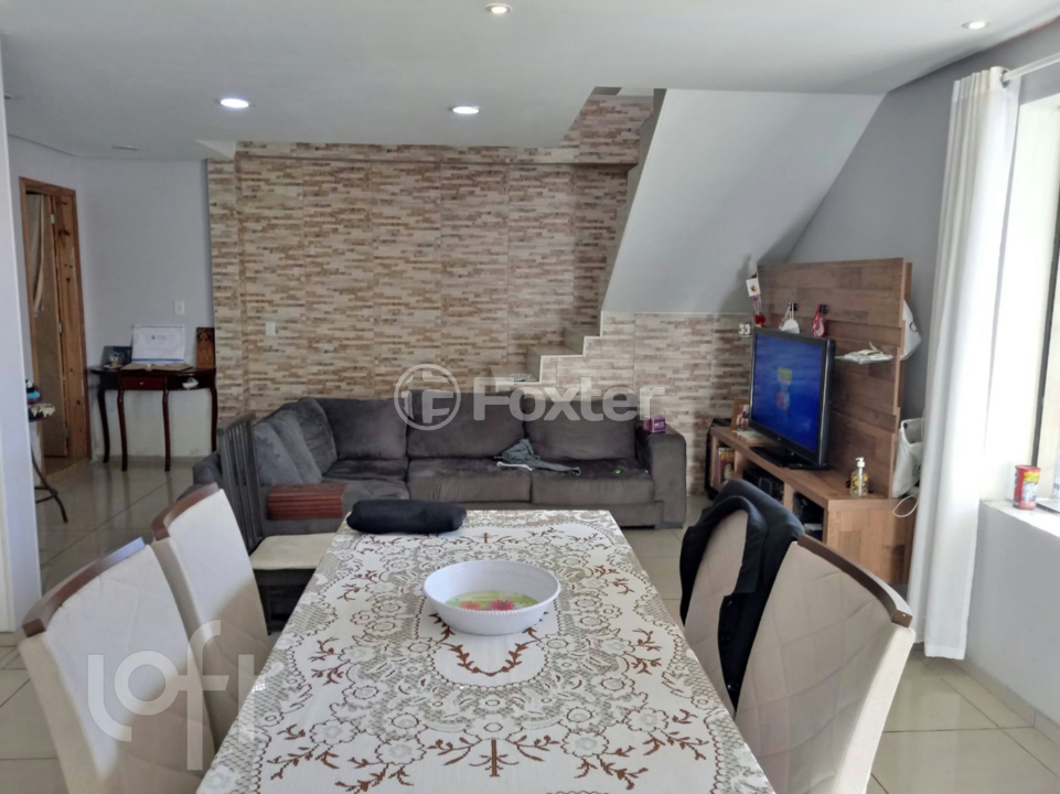 Casa à venda com 4 quartos, 240m² - Foto 2