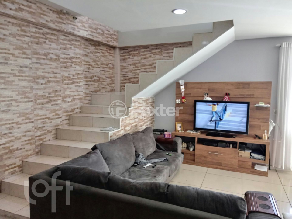 Casa à venda com 4 quartos, 240m² - Foto 1
