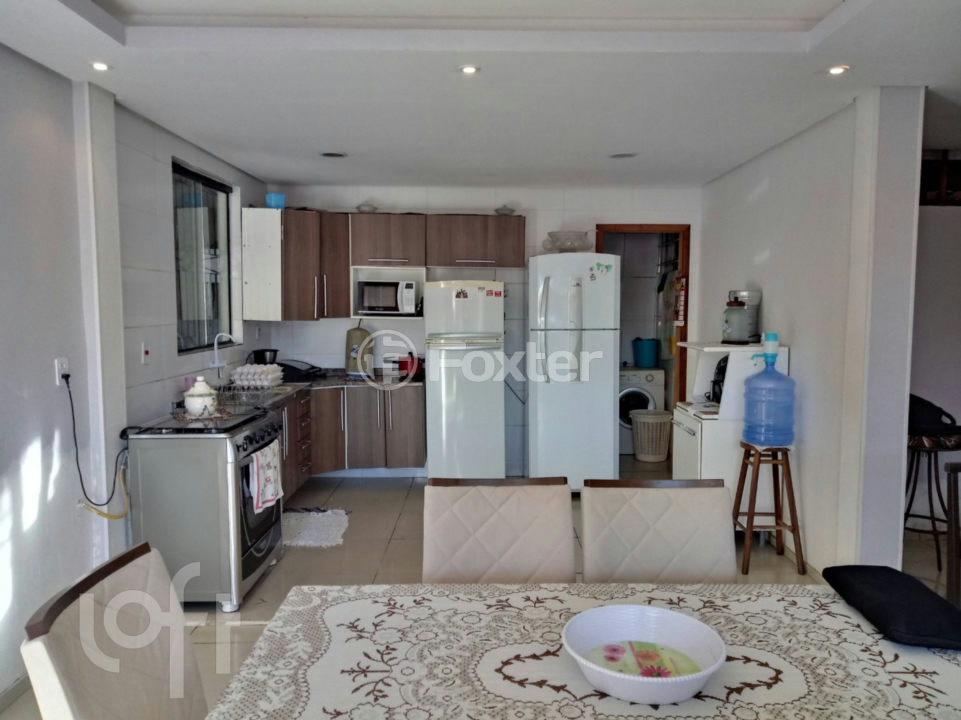 Casa à venda com 4 quartos, 240m² - Foto 3
