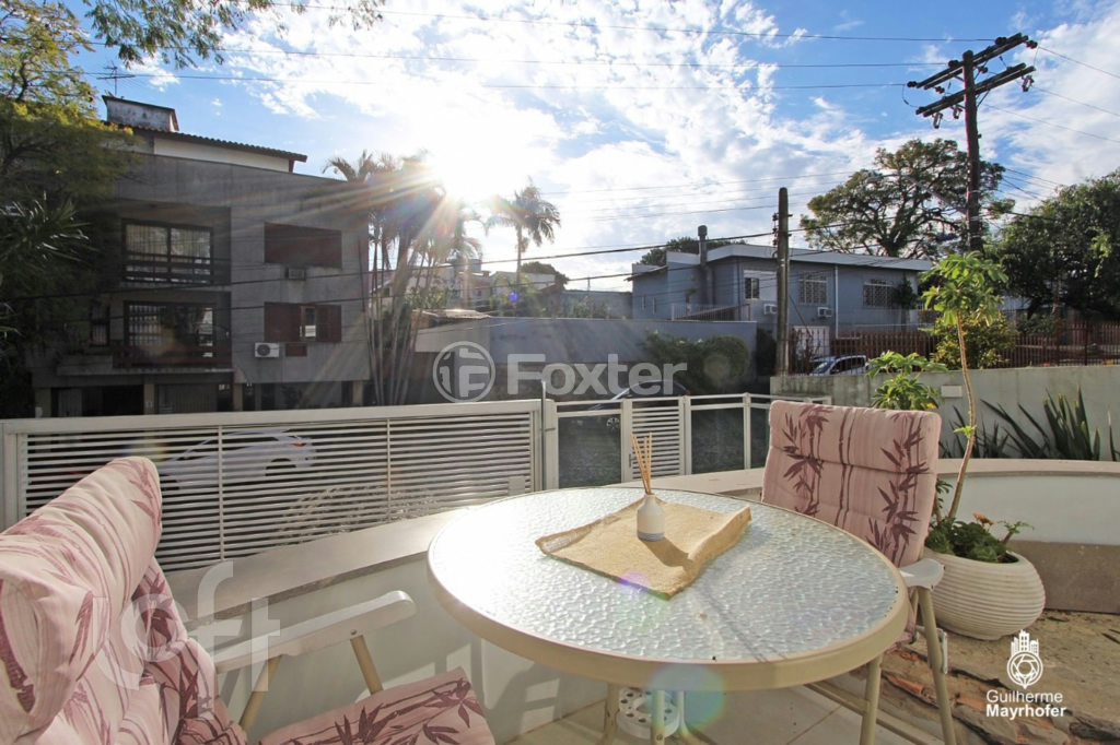 Casa à venda com 3 quartos, 206m² - Foto 2