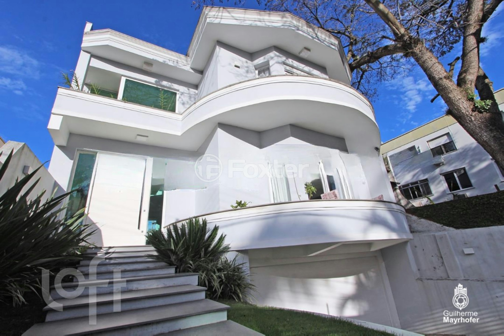 Casa à venda com 3 quartos, 206m² - Foto 1