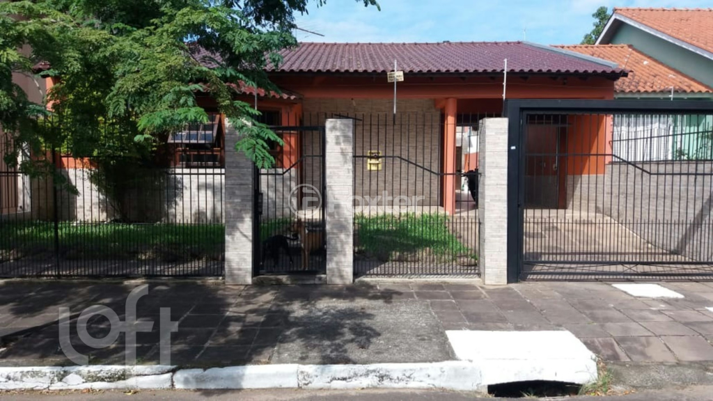 Casa à venda com 3 quartos, 178m² - Foto 1