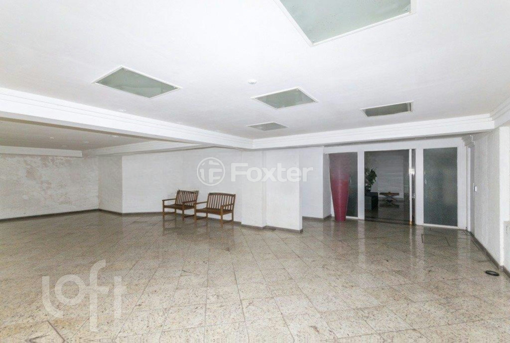 Apartamento à venda com 2 quartos, 70m² - Foto 21