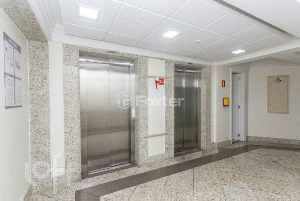 Apartamento à venda com 2 quartos, 70m² - Foto 19