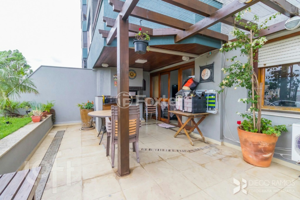 Apartamento à venda com 3 quartos, 234m² - Foto 2