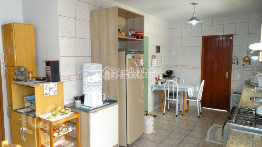Casa à venda com 5 quartos, 203m² - Foto 11