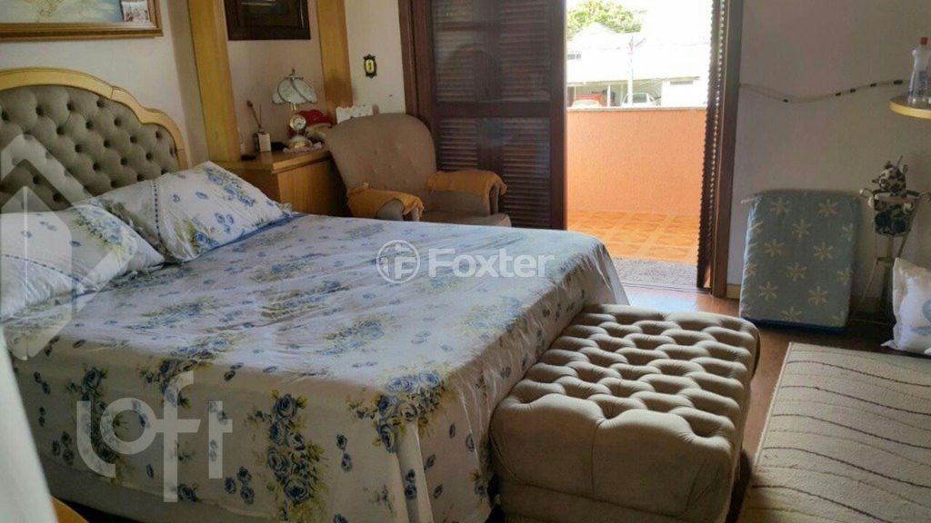 Casa à venda com 4 quartos, 290m² - Foto 2